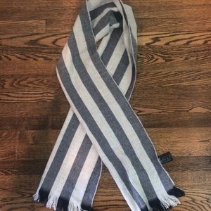 White and gray striped scarf